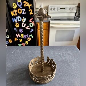 GG Collection Paper Towel Holder in Acanthus Leaf Cast Metal